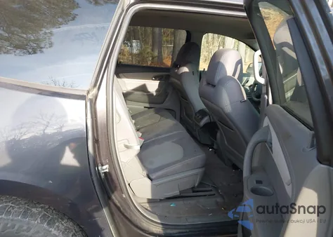 2014 Chevrolet Traverse Ls из США, поврежденный, VIN 1GNKRFKDXEJ346549